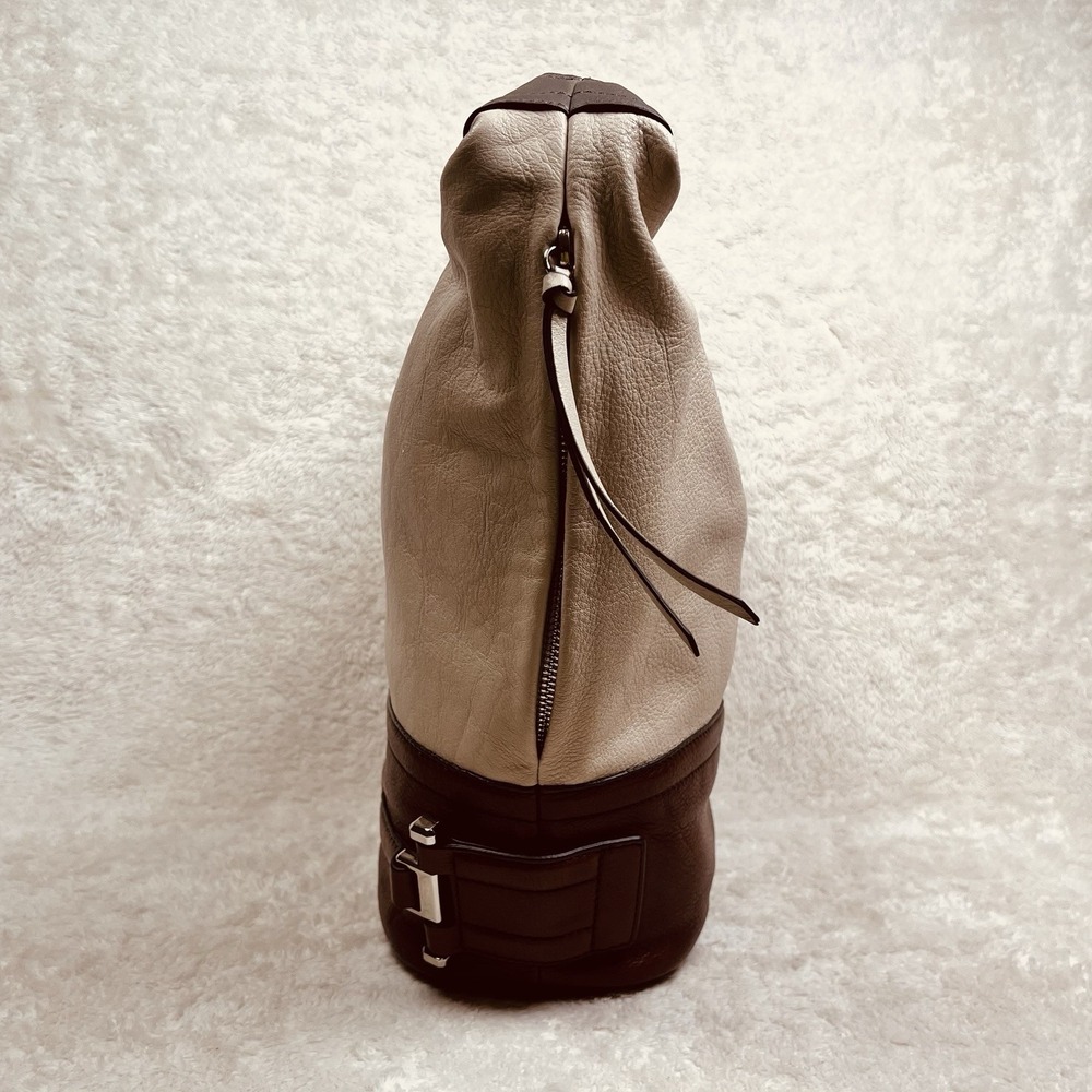 B Makowsky Bucket Shoulder Bag Large Pebbled Leather Cream Brown Zipper Purse - Picture 2 of 15